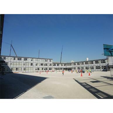 世田谷区立芦花小学校 距離:860m